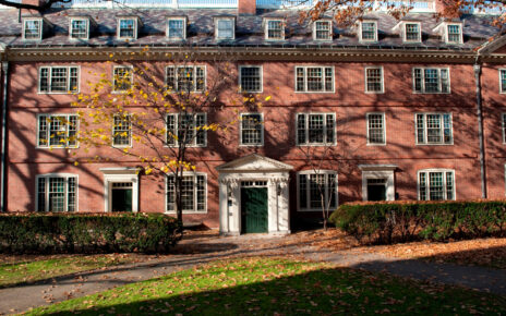 Harvard najstarszy uniwersytet w usa